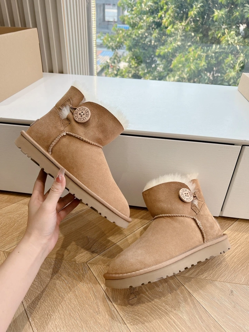 Versatile UGX Boots 228293