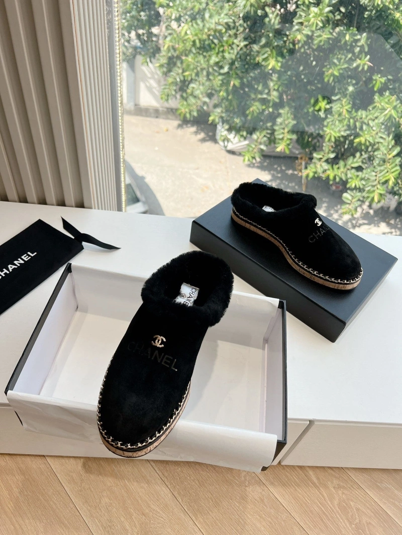 Durable Chxnxl Slippers 126105