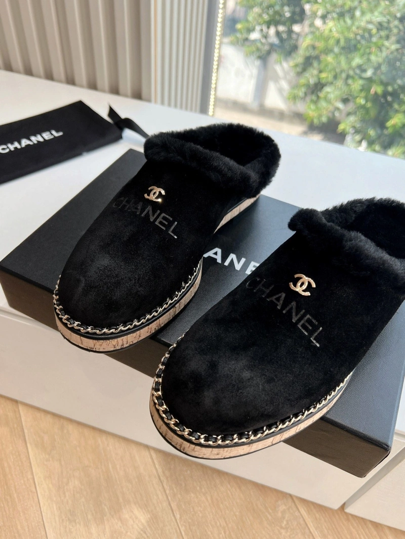 Durable Chxnxl Slippers 126105