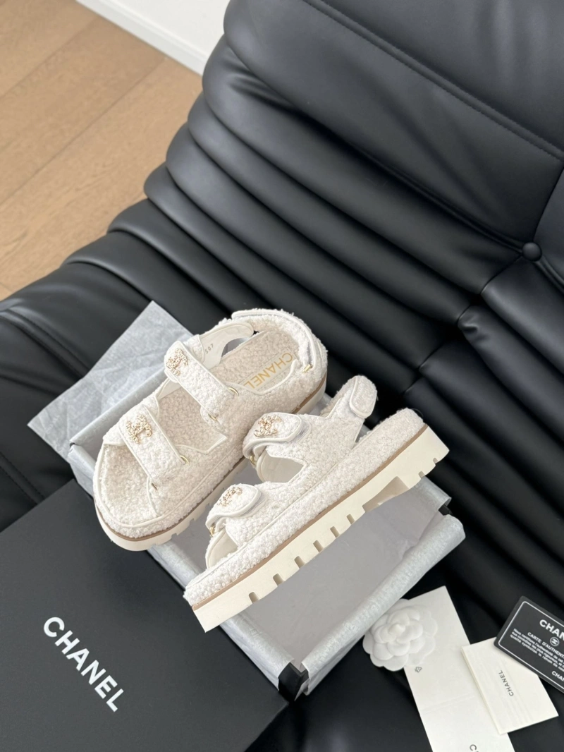 EyeCatching Chxnxl Sandals 126233