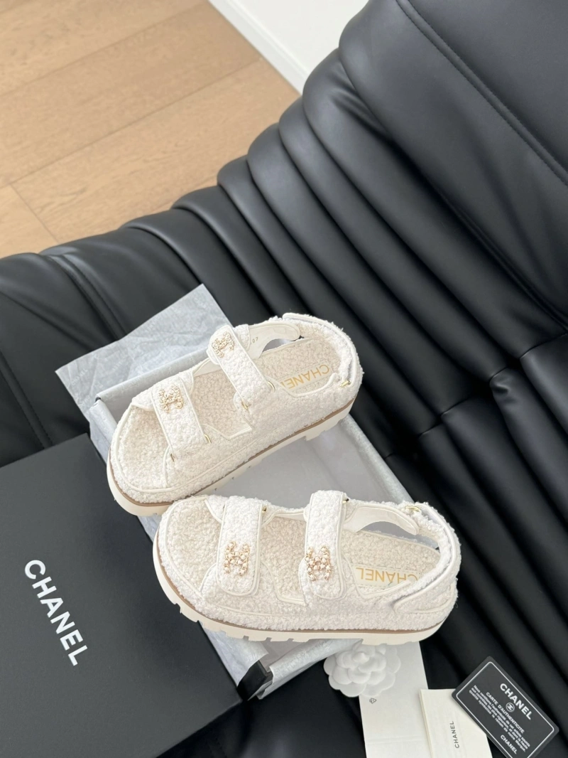 EyeCatching Chxnxl Sandals 126233