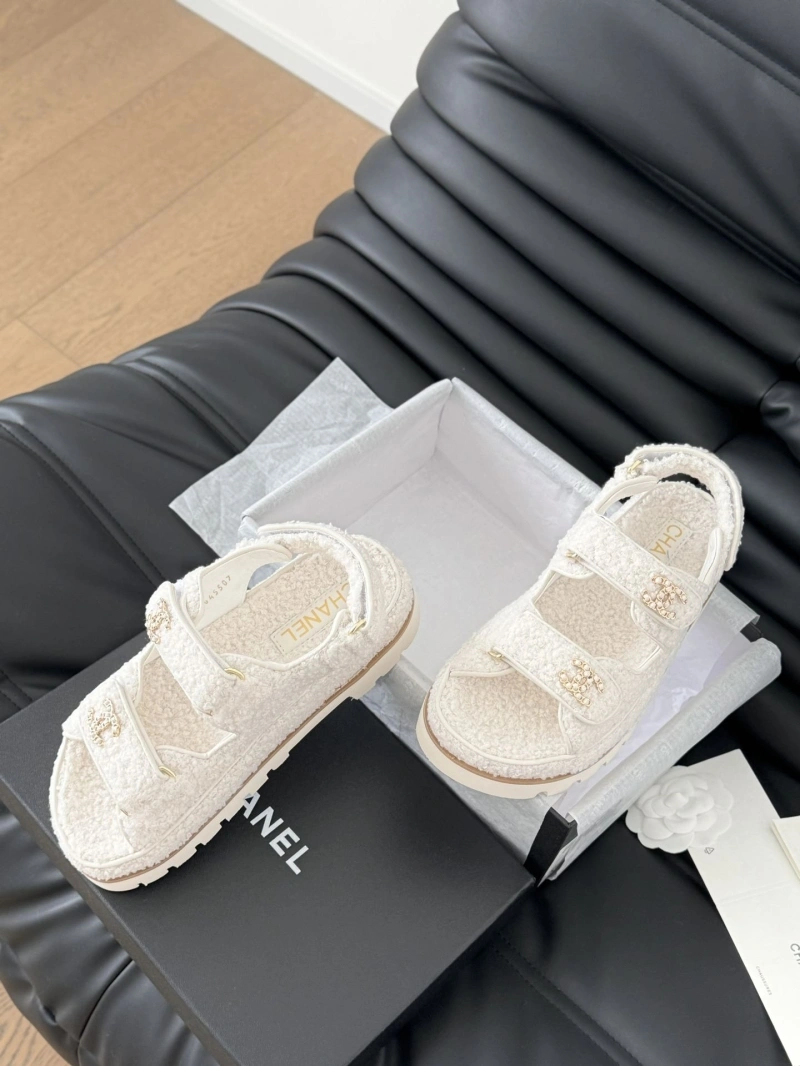 EyeCatching Chxnxl Sandals 126233