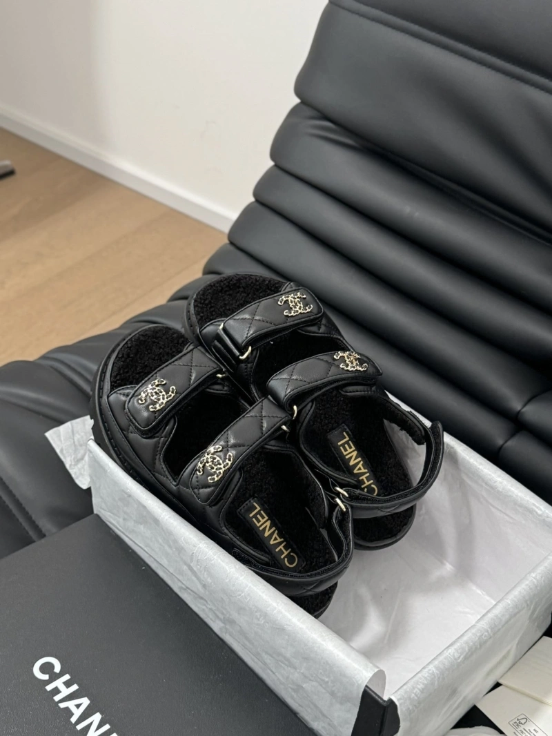 Efficient Chxnxl Sandals 126208