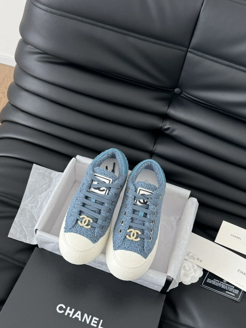 Versatile Chxnxl Sneakers 125946