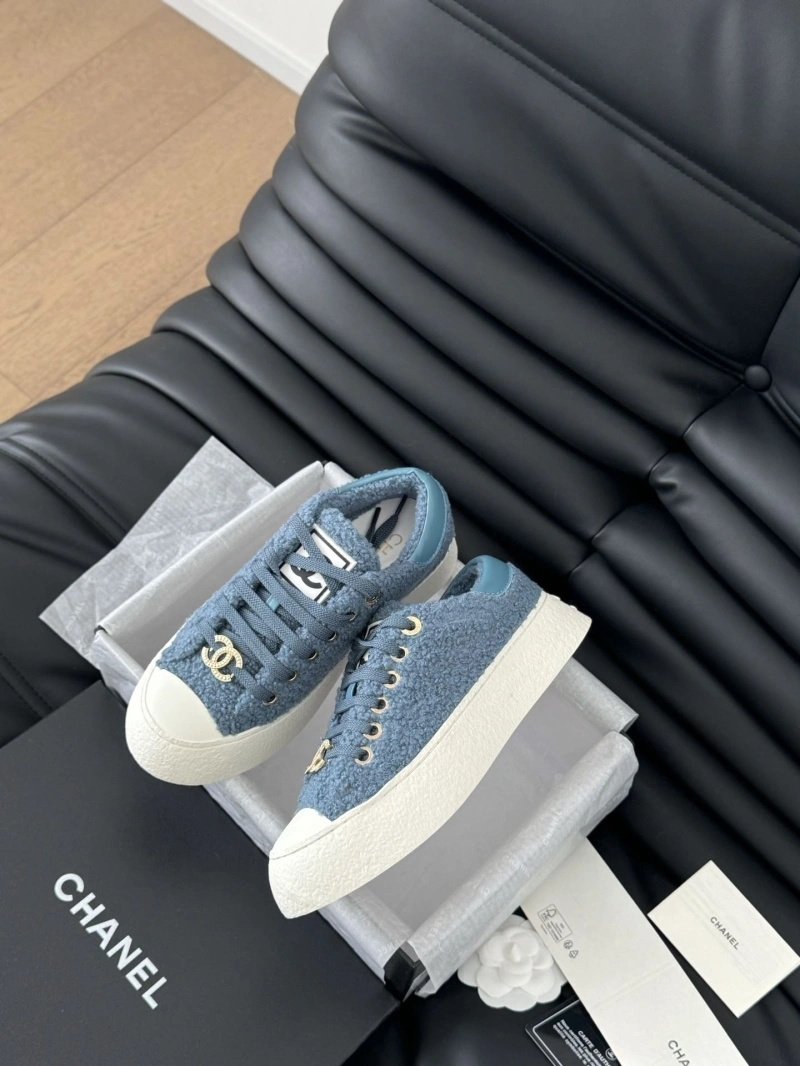 Versatile Chxnxl Sneakers 125946