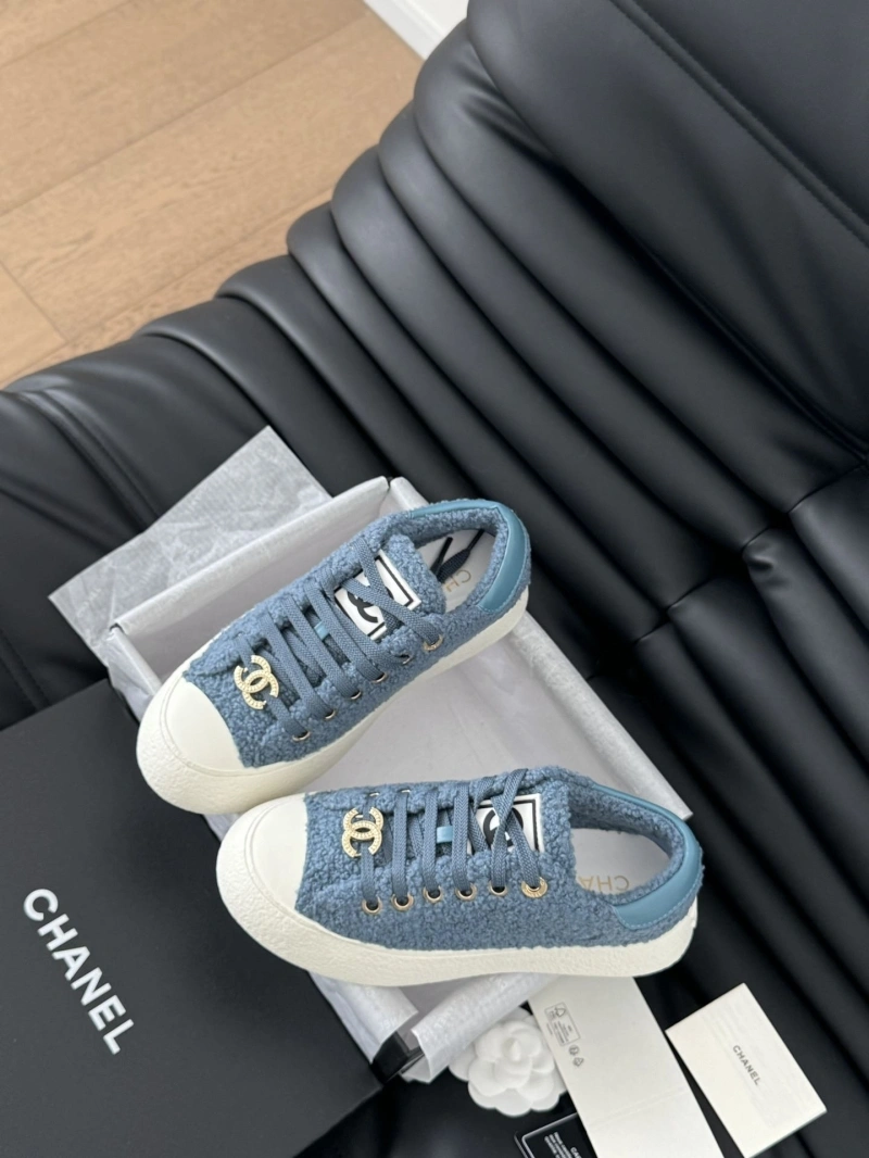 Versatile Chxnxl Sneakers 125946