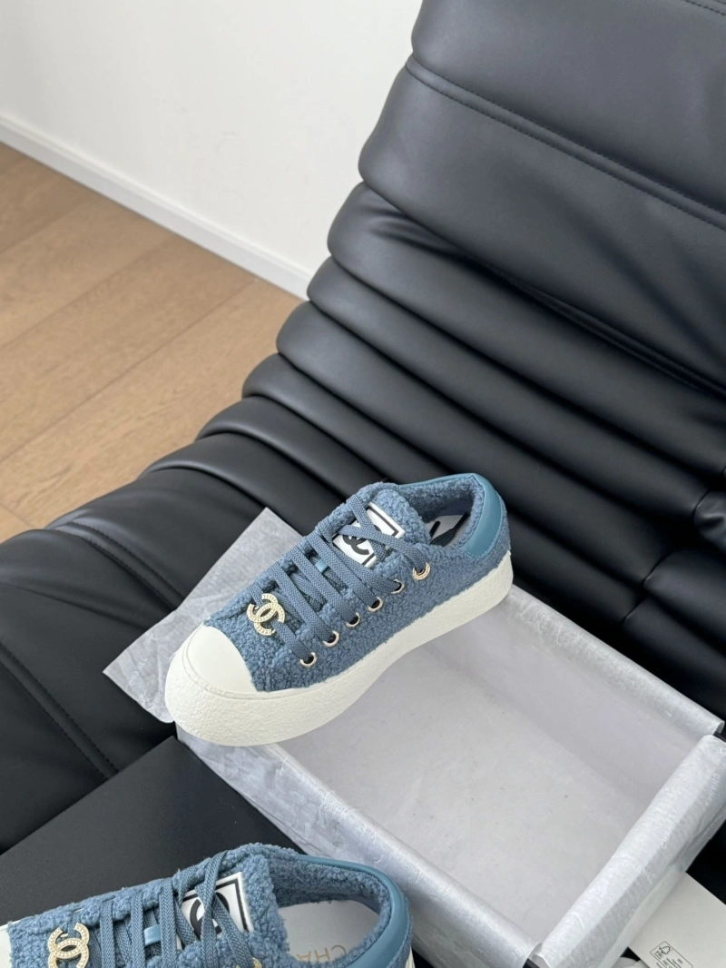 Versatile Chxnxl Sneakers 125946