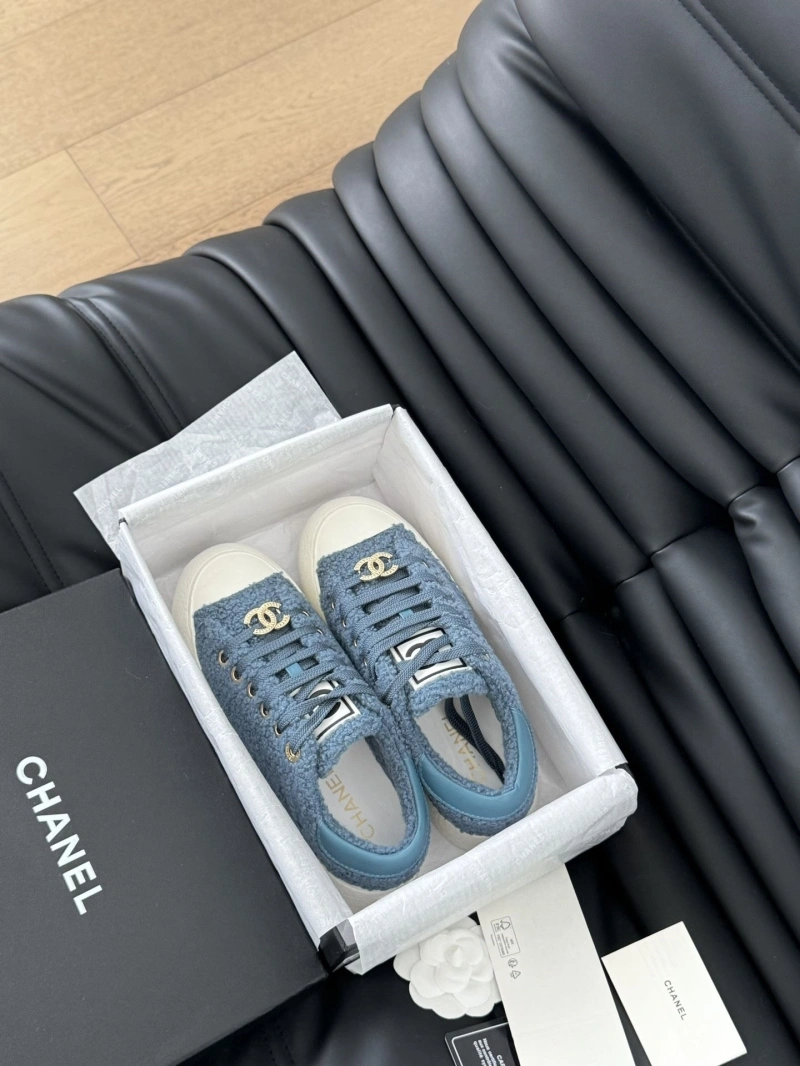 Versatile Chxnxl Sneakers 125946