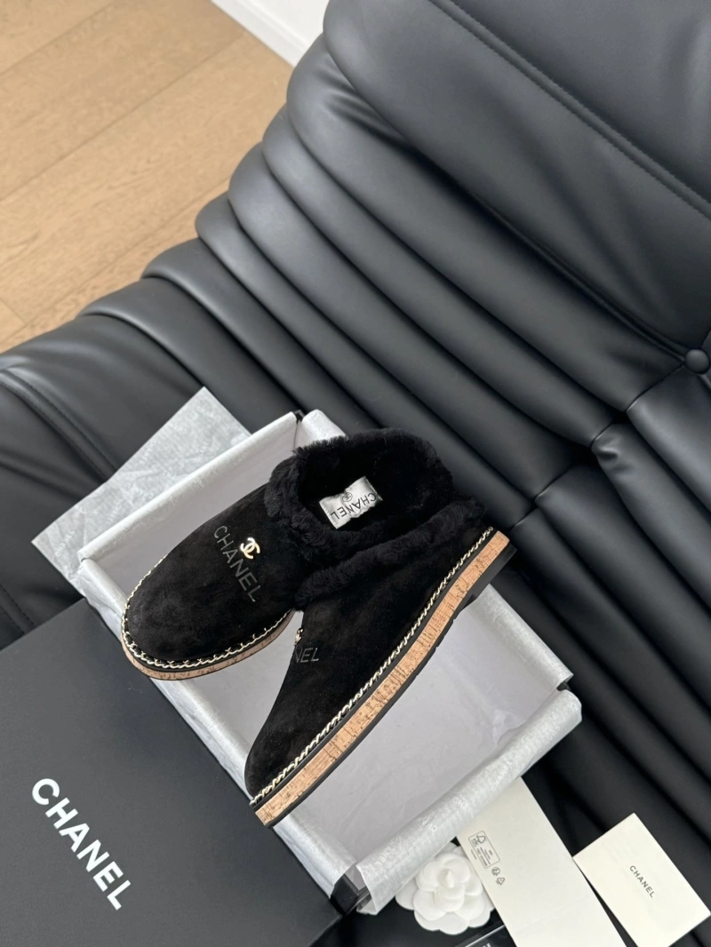Minimalist Chxnxl Slippers 126095