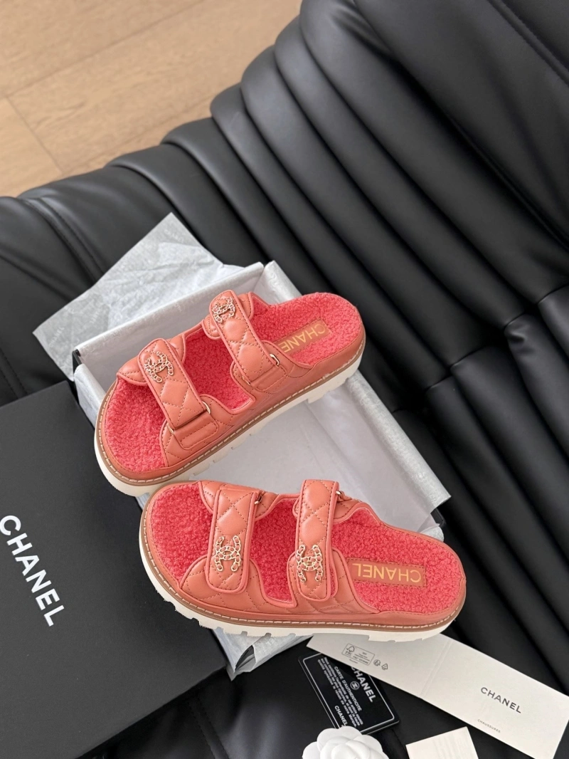 Unique Chxnxl Slippers 126089