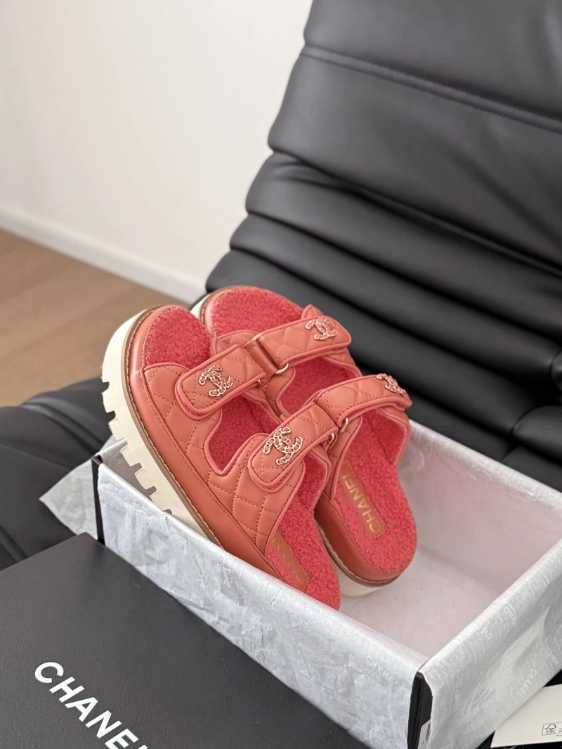 Unique Chxnxl Slippers 126089