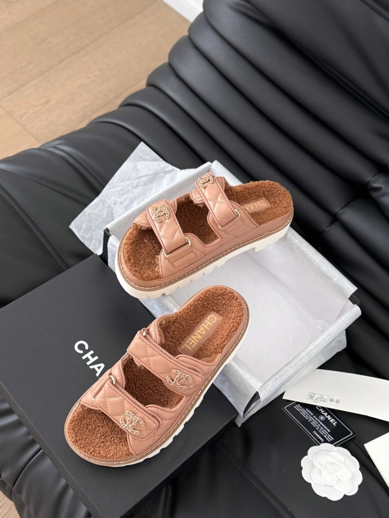 Comfortable Chxnxl Slippers 126099