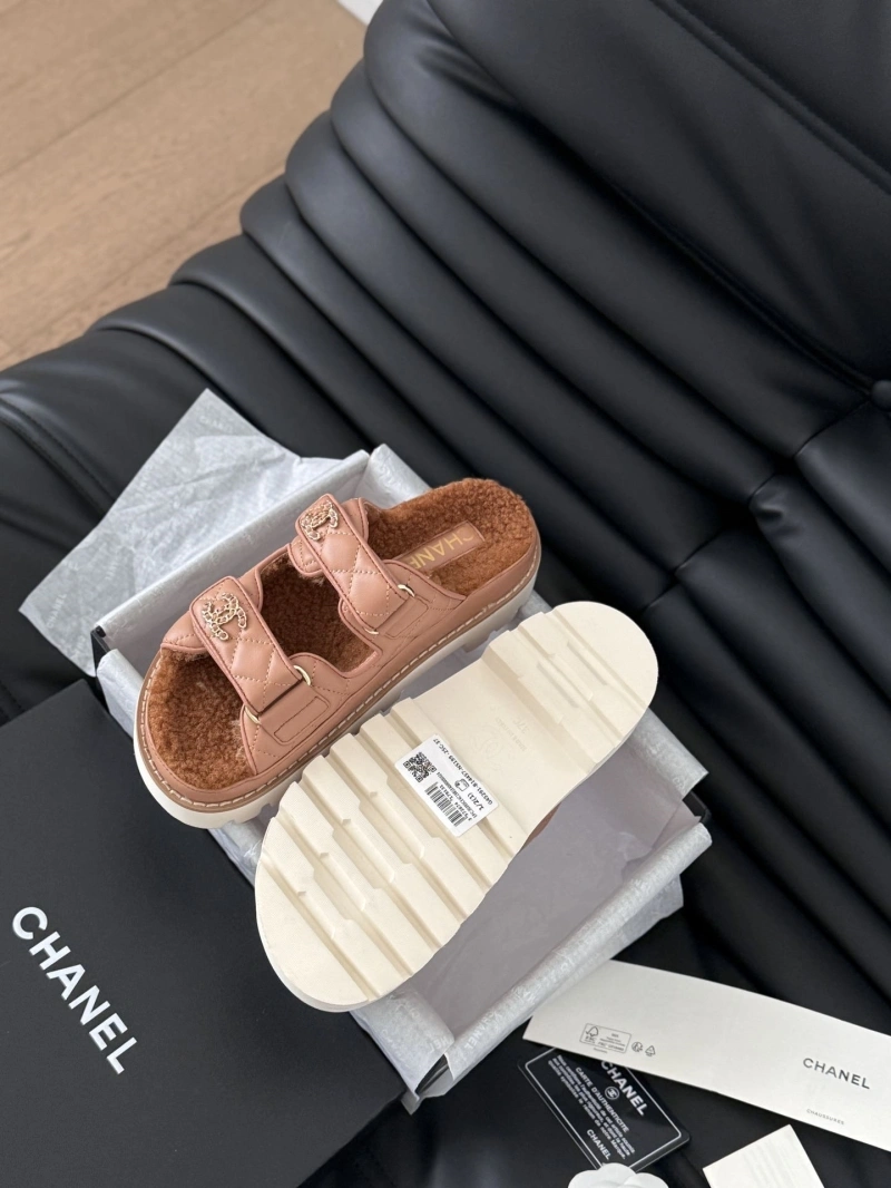Comfortable Chxnxl Slippers 126099