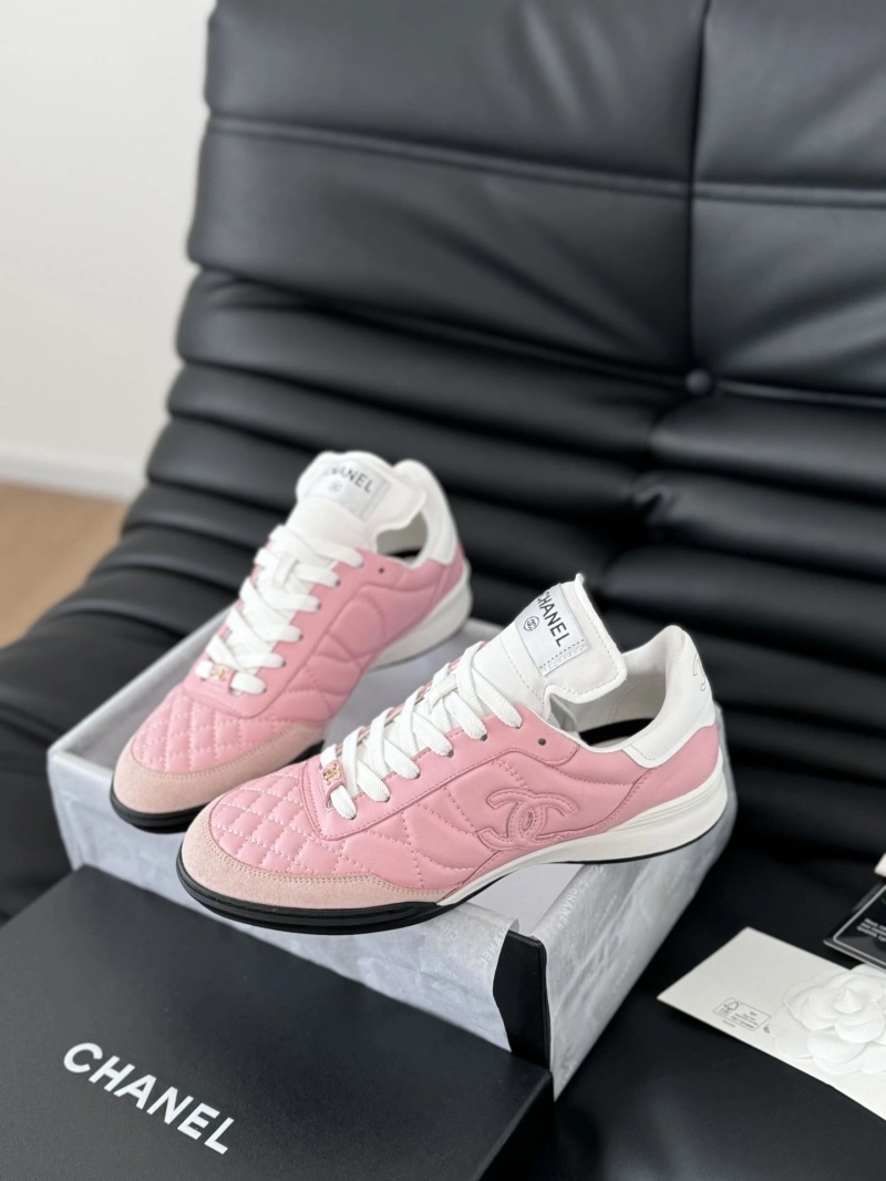 Vibrant Chxnxl Sneakers 125934