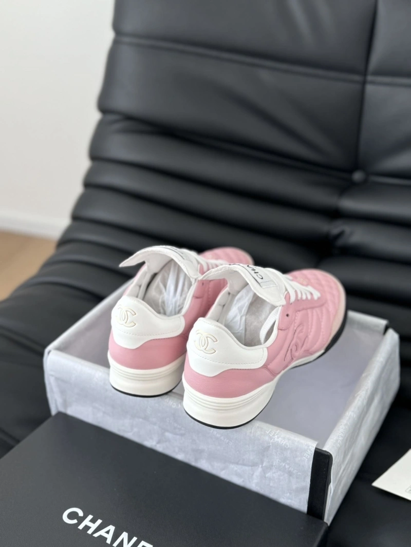 Vibrant Chxnxl Sneakers 125934