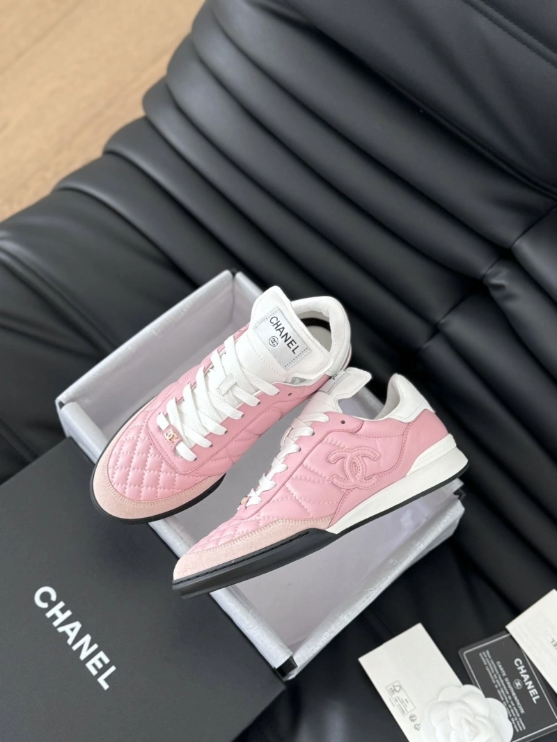 Vibrant Chxnxl Sneakers 125934
