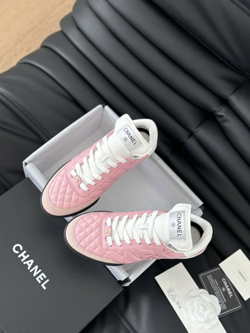 Vibrant Chxnxl Sneakers 125934