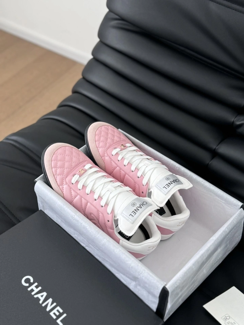 Vibrant Chxnxl Sneakers 125934