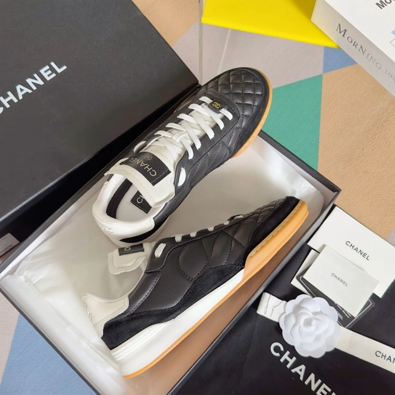 Bright Chxnxl Sneakers 125928