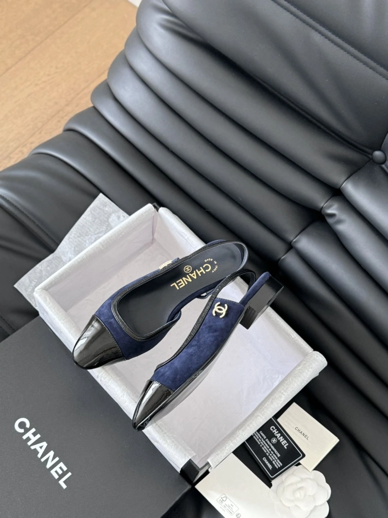 Unique Chxnxl Flat Shoes 126317