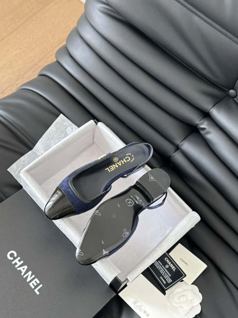 Unique Chxnxl Flat Shoes 126317