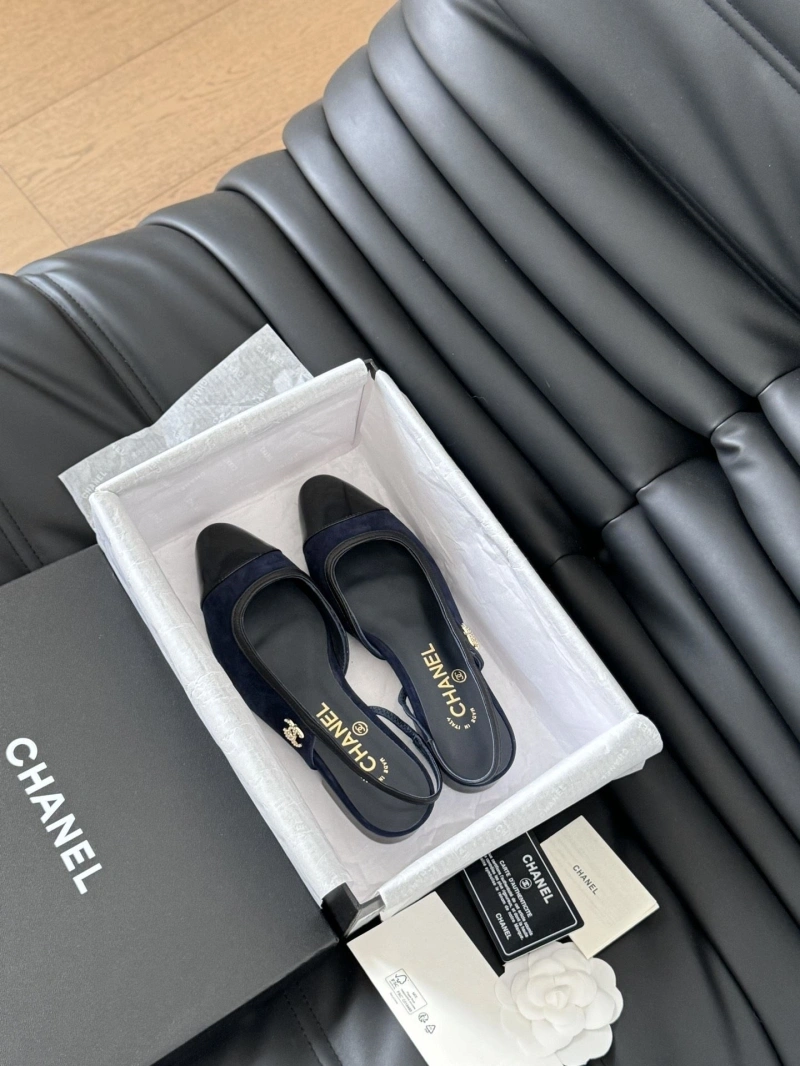 Unique Chxnxl Flat Shoes 126317