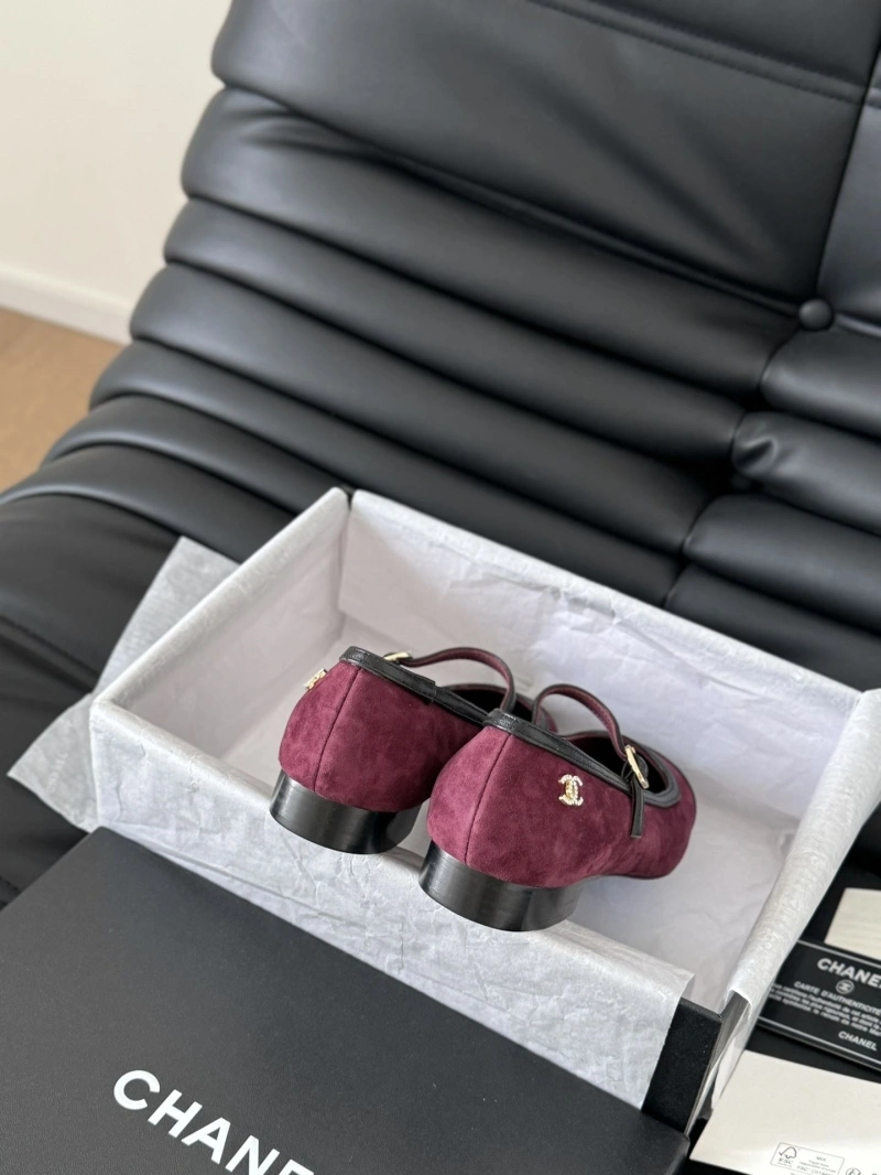 Bold Chxnxl Flat Shoes 126311