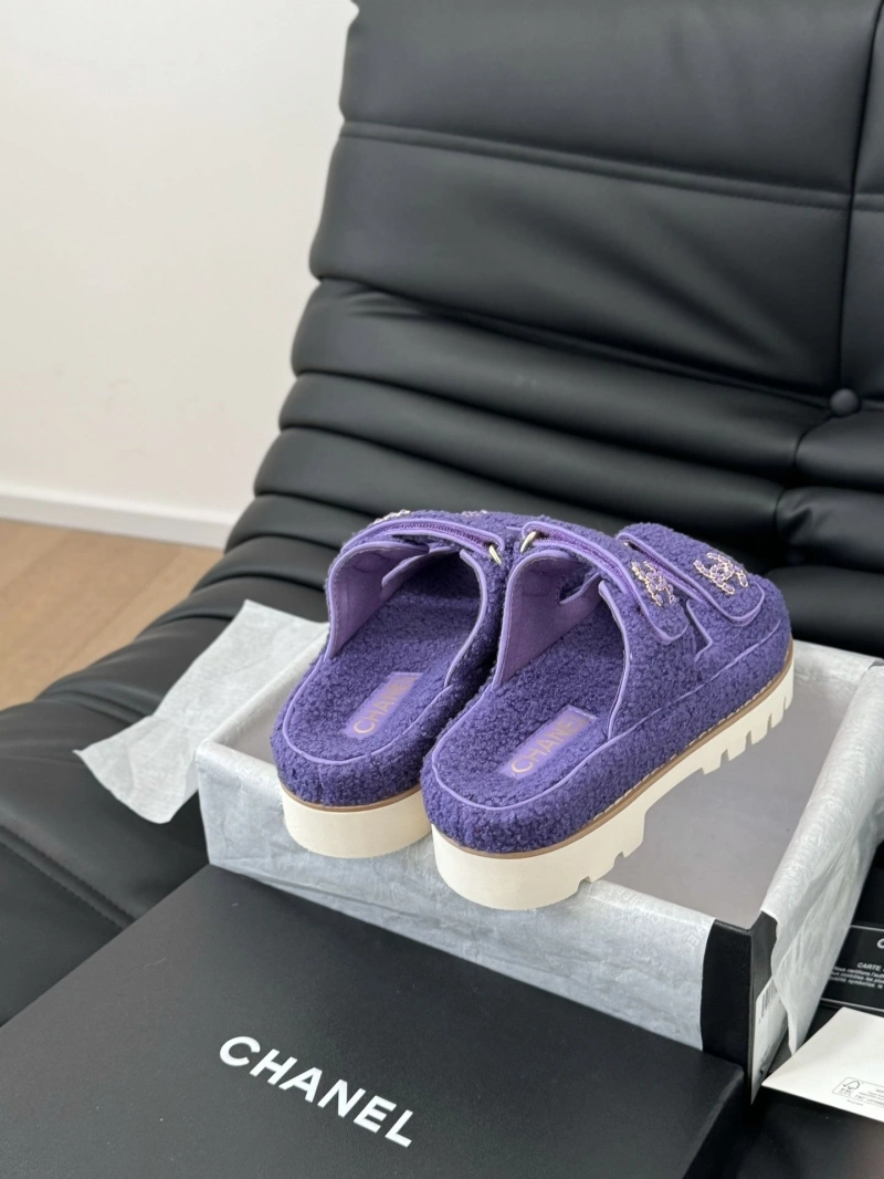 Vibrant Chxnxl Slippers 126078