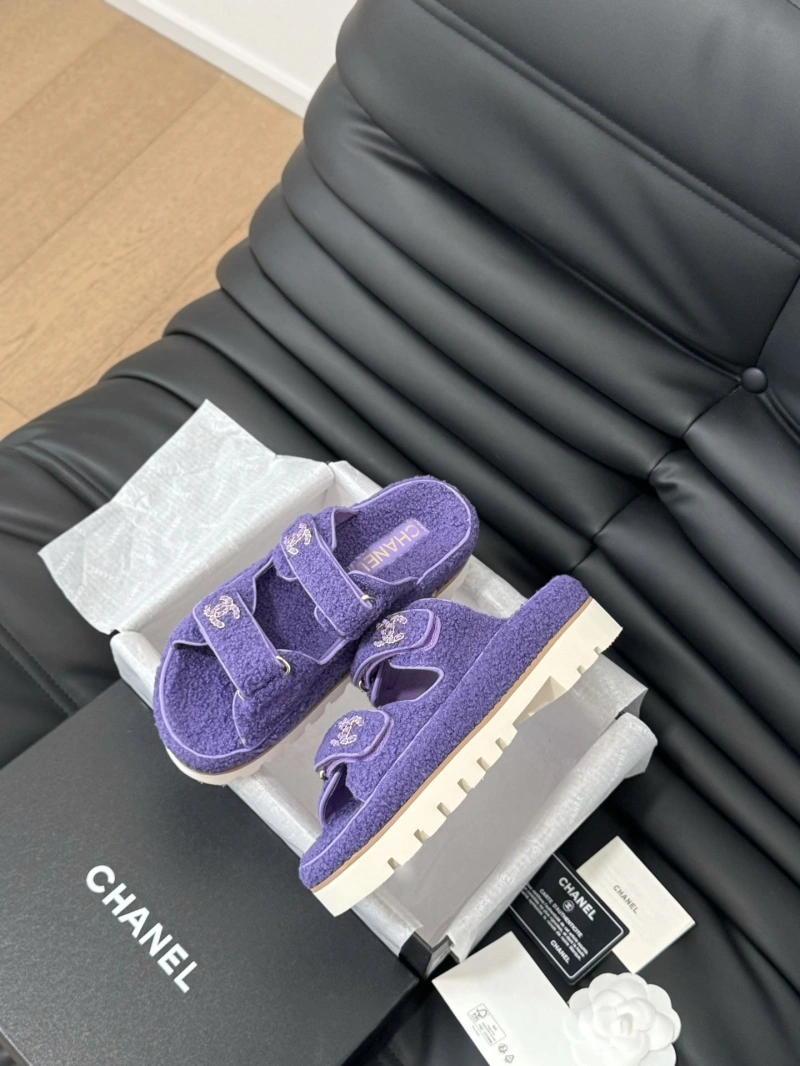 Vibrant Chxnxl Slippers 126078