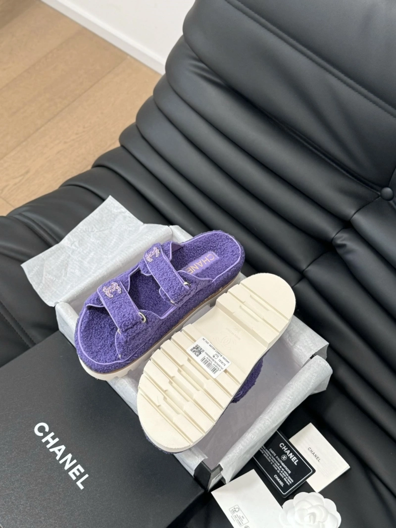 Vibrant Chxnxl Slippers 126078