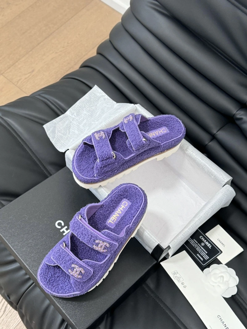 Vibrant Chxnxl Slippers 126078