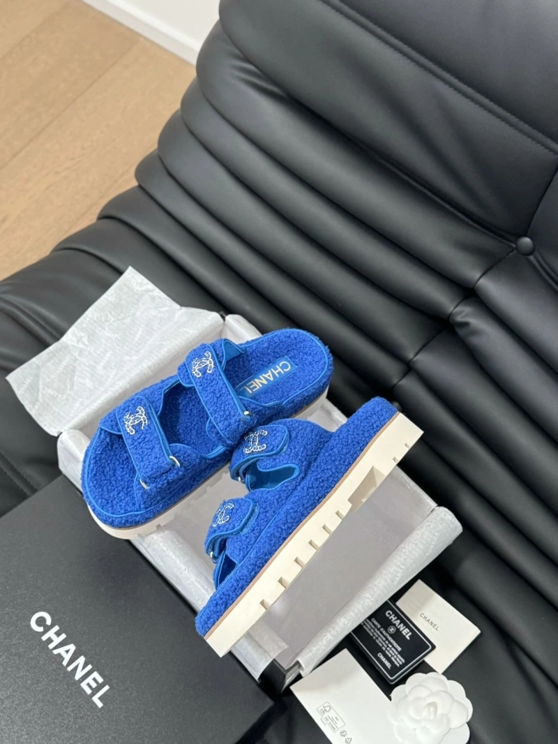 EasyMatch Chxnxl Slippers 126076