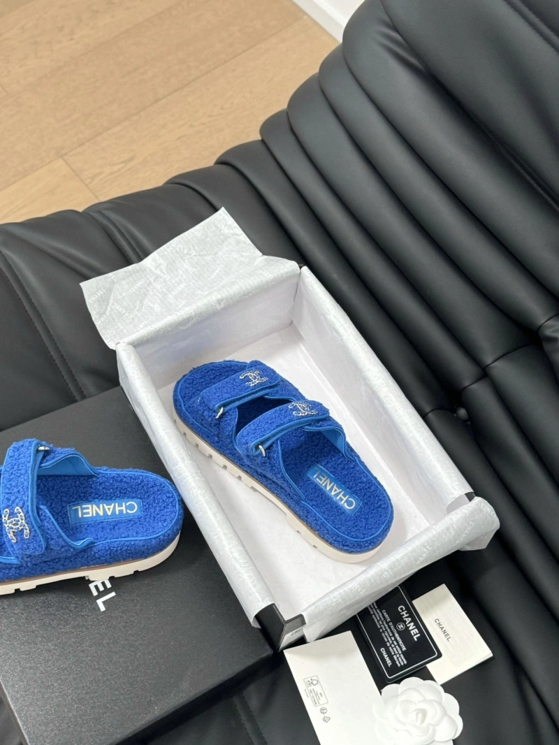 EasyMatch Chxnxl Slippers 126076