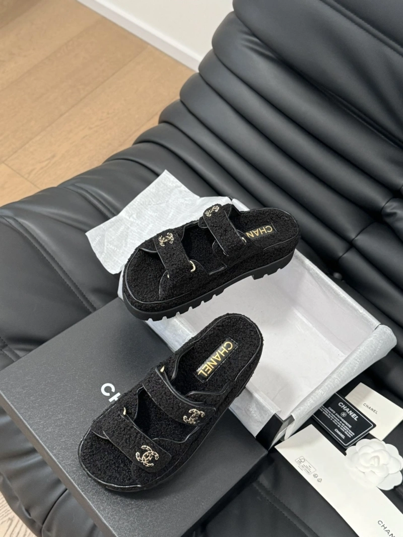 Flexible Chxnxl Slippers 126071