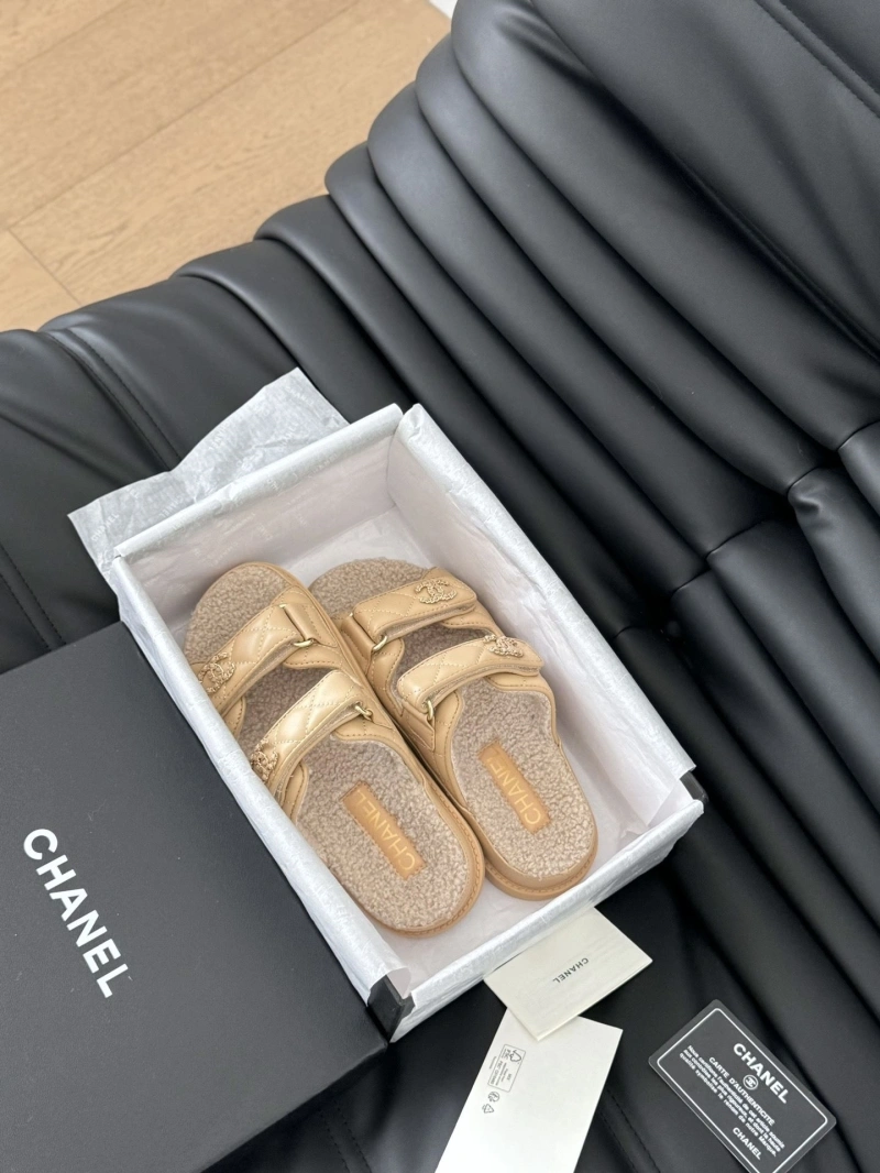 Vibrant Chxnxl Slippers 126065
