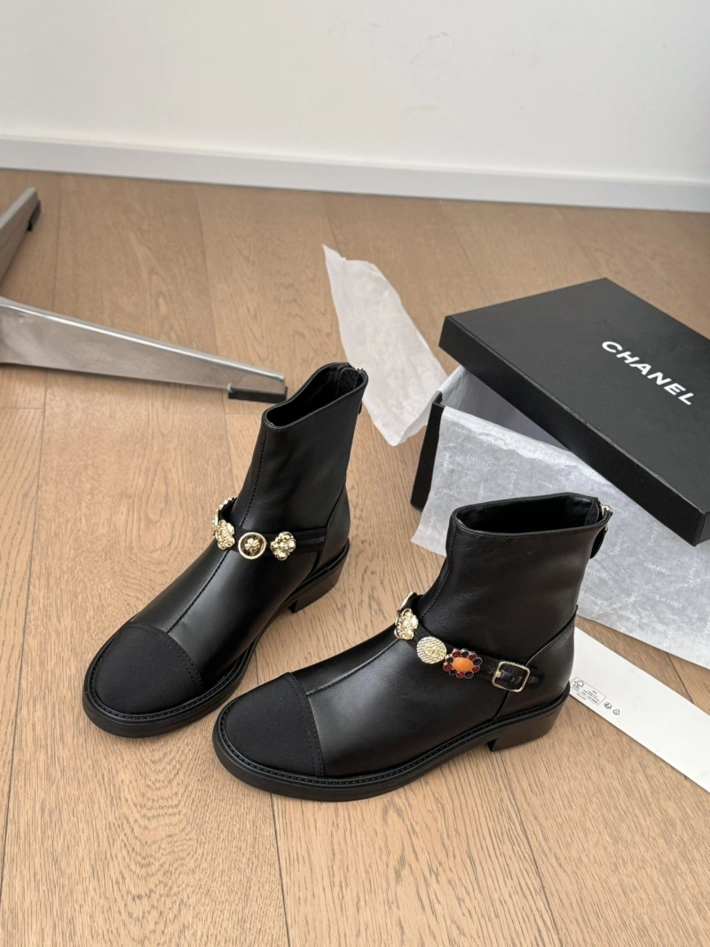 Minimalist Chxnxl Boots 126427