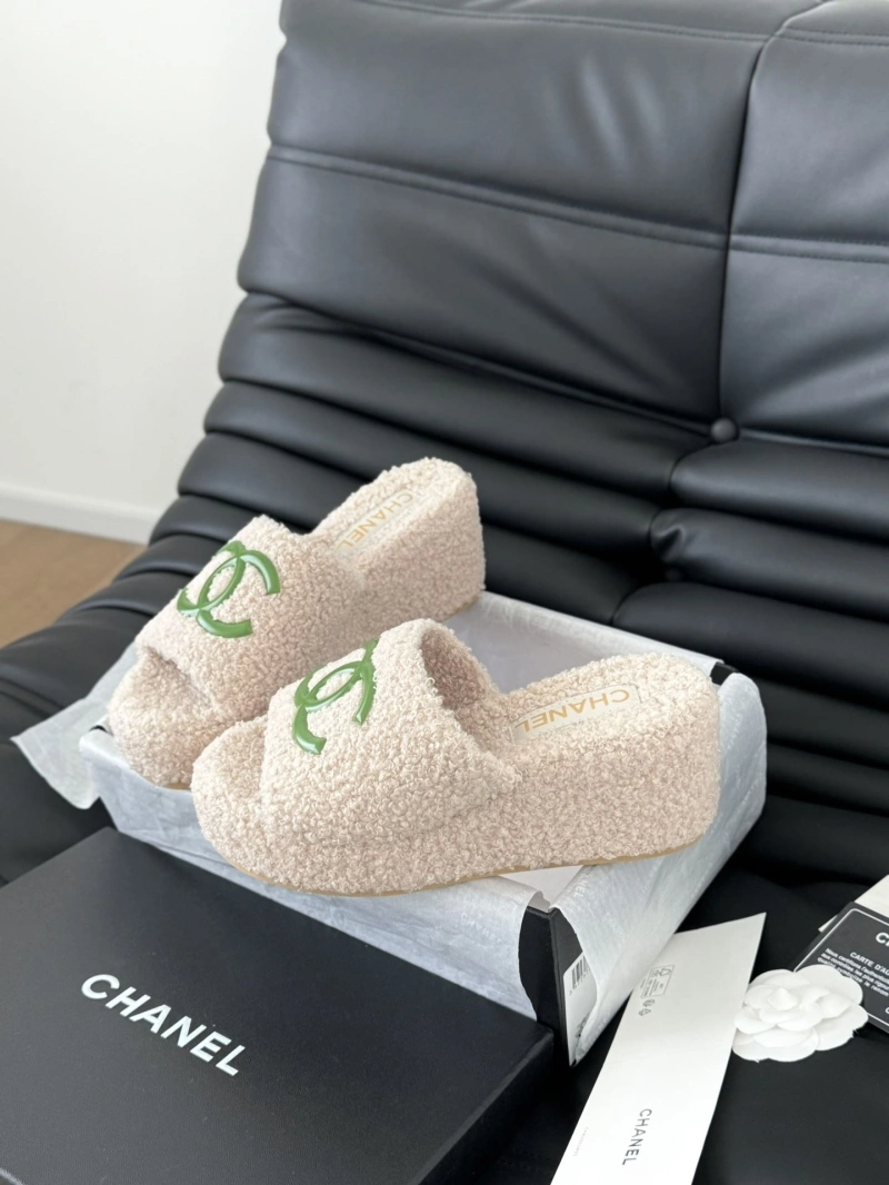 Unique Chxnxl Slippers 126062