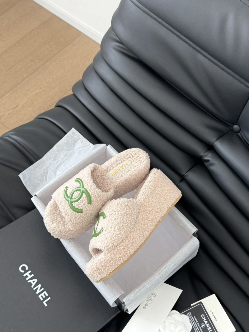 Unique Chxnxl Slippers 126062