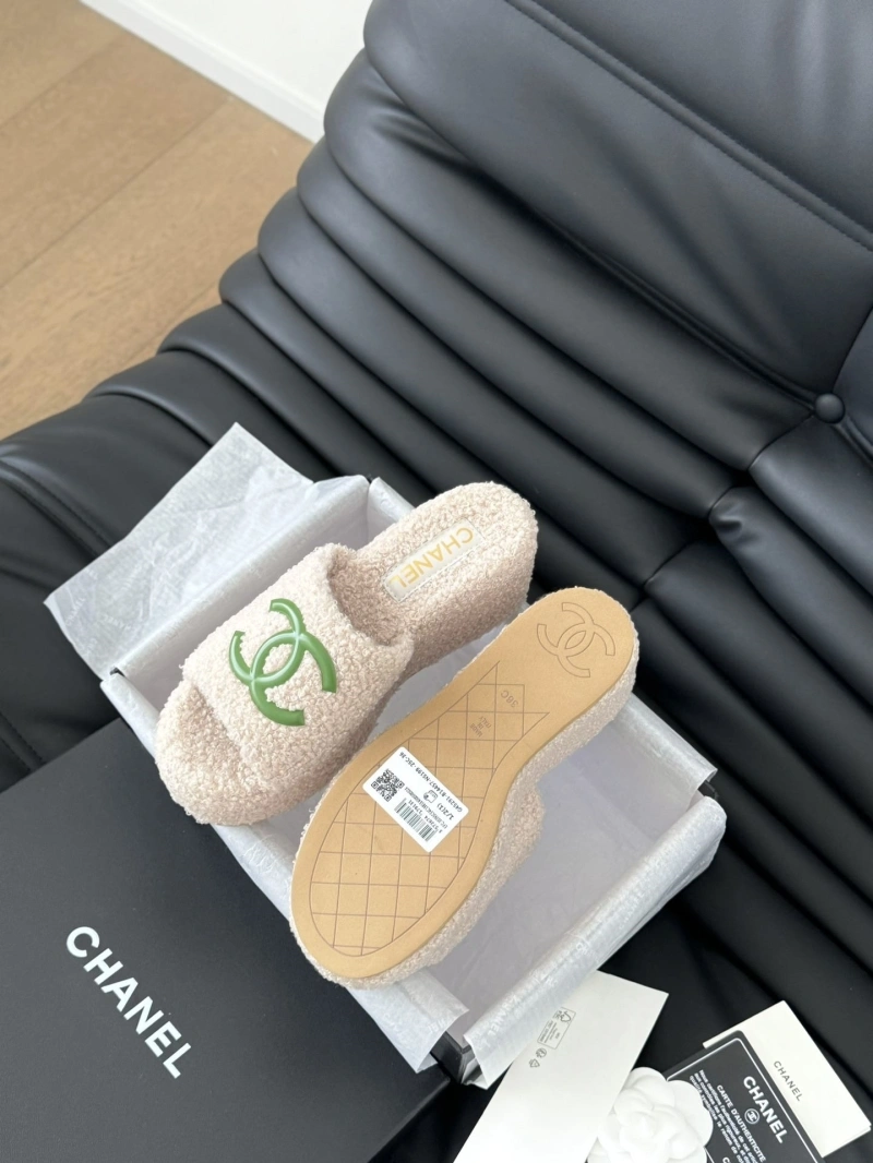 Unique Chxnxl Slippers 126062