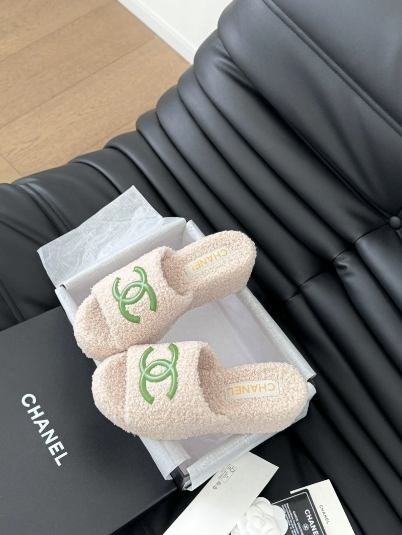 Unique Chxnxl Slippers 126062