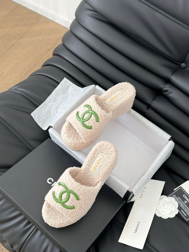 Unique Chxnxl Slippers 126062