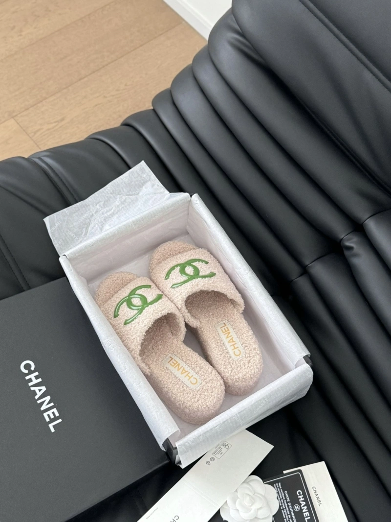 Unique Chxnxl Slippers 126062