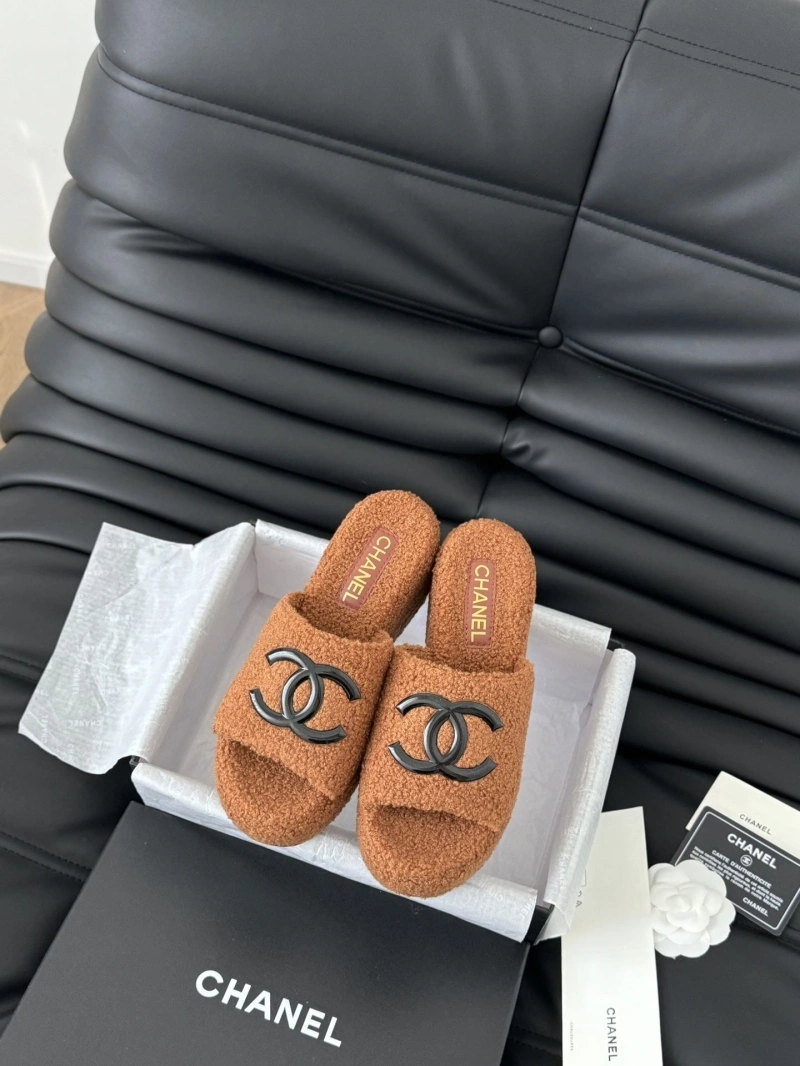 GoodFit Chxnxl Slippers 126056