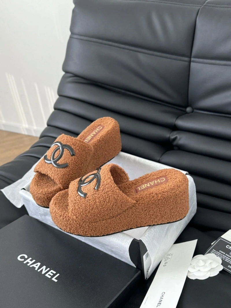 GoodFit Chxnxl Slippers 126056