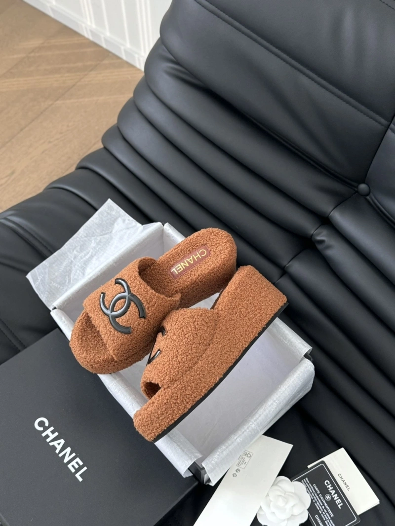 GoodFit Chxnxl Slippers 126056