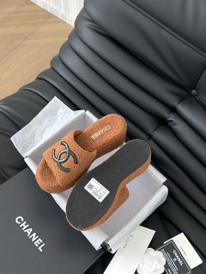 GoodFit Chxnxl Slippers 126056