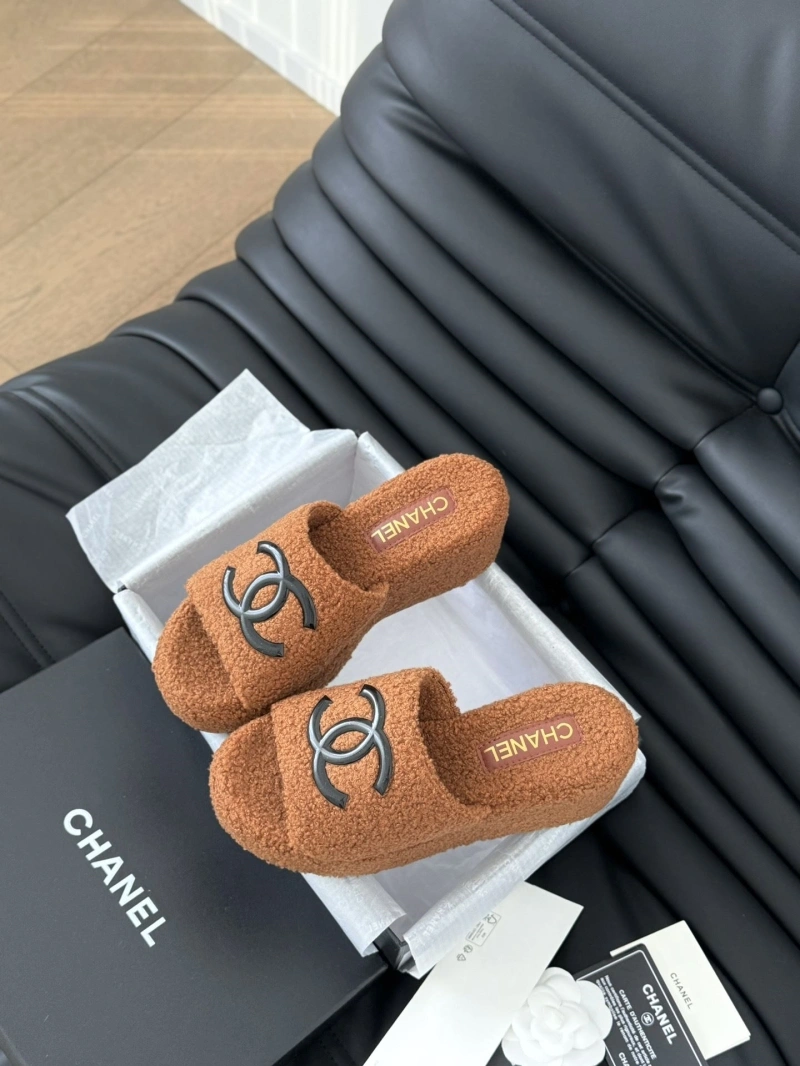 GoodFit Chxnxl Slippers 126056