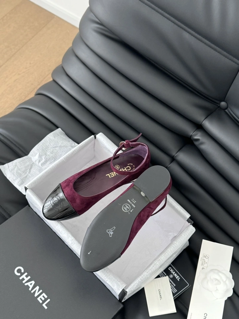 Resilient Chxnxl Flat Shoes 126301
