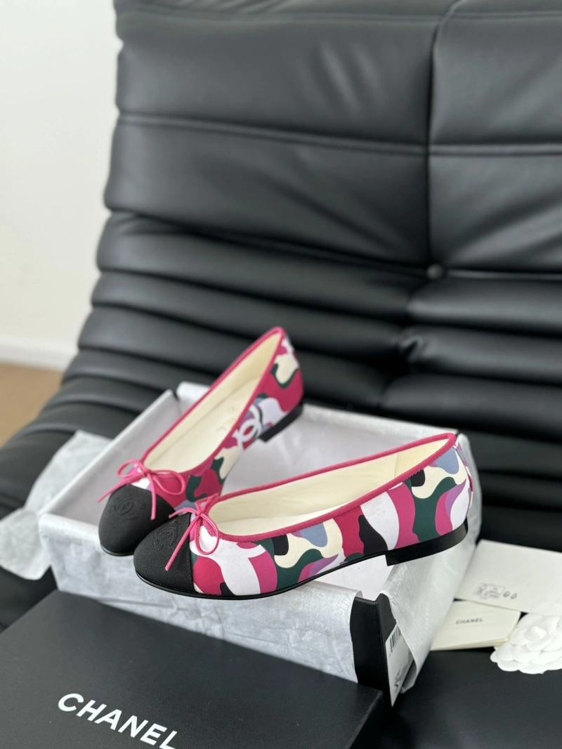 Bold Chxnxl Flat Shoes 126291