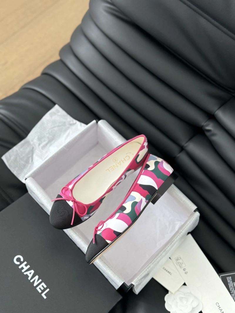 Bold Chxnxl Flat Shoes 126291